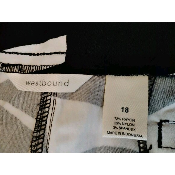 Westbound Geometric Black/White Ladies Shorts 18 Pull-on EC - Picture 10 of 10